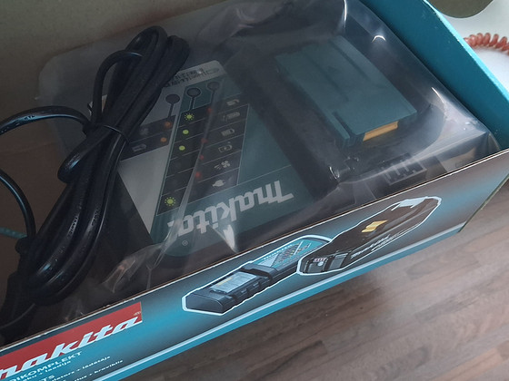 Makita 18V 5,0Ah Ll-ion акку+ зарядное устройство.Новые.