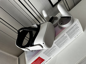 Oculus Quest 2 + ремешок для головы с аккумулятором (1 фото из 2)