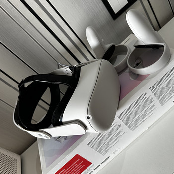 Oculus Quest 2 + ремешок для головы с аккумулятором