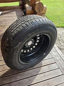 Запасное колесо Jeep Grand Cherokee (2 фото из 5)