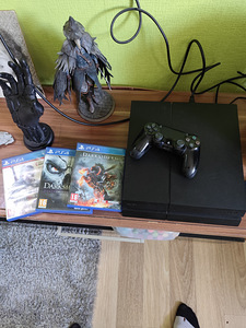 Ps4 (2 foto / 2)