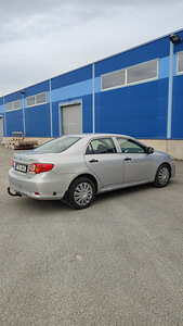 Toyota Corolla (5 фото из 8)