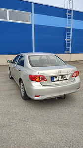 Toyota Corolla (6 фото из 8)