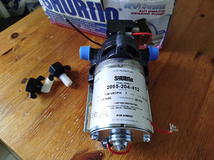 Shurflo Trail King 7 Water Pump (1 foto / 7)