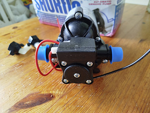 Shurflo Trail King 7 Water Pump (3 foto / 7)
