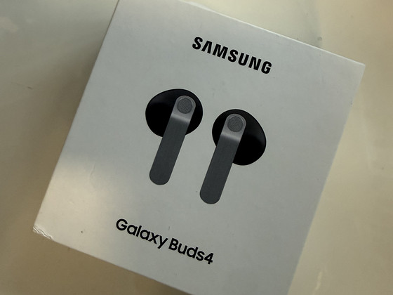 SAMSUNG BUDS 4