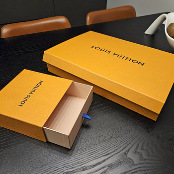 LOUIS VUITTON оригинальные коробки 2 шт.