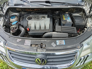 Volkswagen Touran (11 фото из 12)