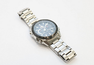 Kell Casio Edifice EQW-M600 roostevaba teras päikesetoitega (2 foto / 3)