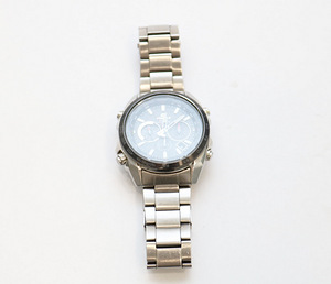 Kell Casio Edifice EQW-M600 roostevaba teras päikesetoitega (3 foto / 3)