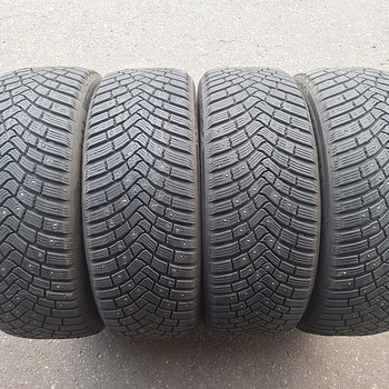 215/50/R19 Continental IceContact 3 naastrehvid