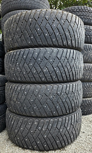 Шины R17 215 55 17 Goodyear 7 мм 4 шт (1 фото из 1)