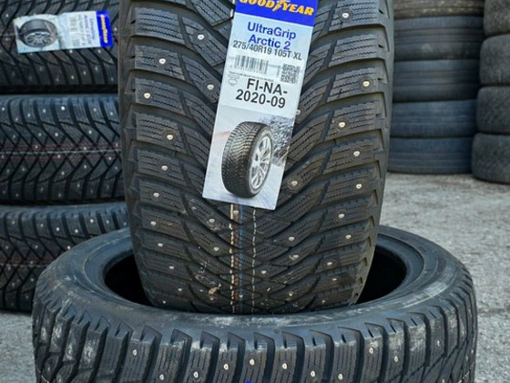 Шины R19 245/45 R19 и 275/40 R19, шипованные, 2 шт. б/у, 2 шт. новые