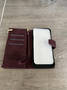 Чехол на IPhone 17 Pro Max (4 фото из 5)