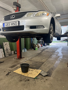Lexus GS300 (9 foto / 10)