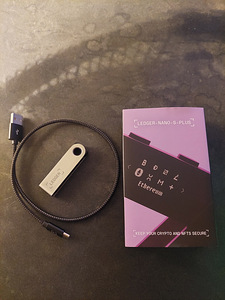 Ledger Nano S Plus (1 foto / 2)