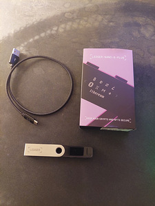 Ledger Nano S Plus (2 foto / 2)