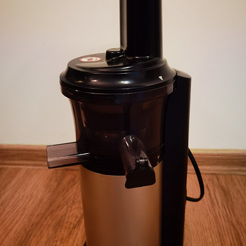 Шнековая соковыжималка Panasonic MJ-L500