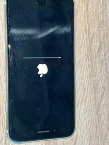 iPhone SE 2020 white 64gb (6 foto / 7)