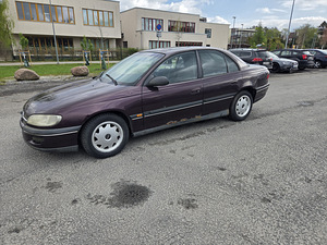 Opel Omega (2 фото из 4)