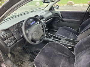 Opel Omega (4 foto / 4)