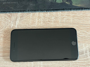 iPhone 8 Plus 64 ГБ (1 фото из 4)