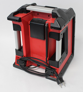 Радио Milwaukee M18 RC-0 40W Bluetooth USB (3 фото из 3)