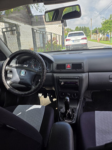 Skoda Octavia (2 фото из 4)