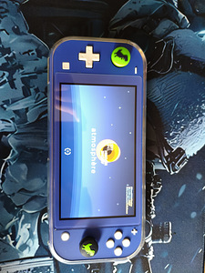 Nintendo switch (3 foto / 4)