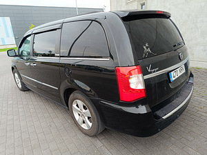 Lancia Voyager 2.8crd 2012a (3 foto / 14)