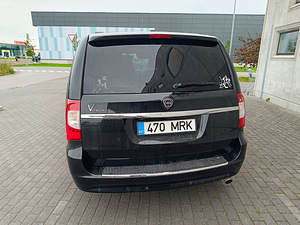 Lancia Voyager 2.8crd 2012a (4 foto / 14)