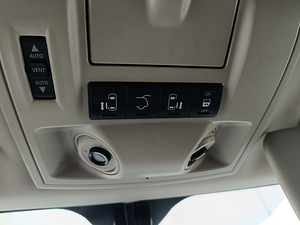 Lancia Voyager 2.8crd 2012a (9 foto / 14)