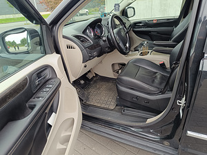 Lancia Voyager 2.8crd 2012a (13 foto / 14)