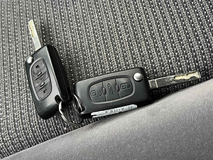 PEUGEOT 407 (11 фото из 11)