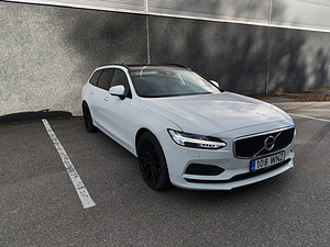 Volvo V90 2017, 2.0 110 кВт, полный привод (2 фото из 13)