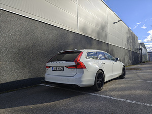 Volvo V90 2017, 2.0 110 кВт, полный привод (3 фото из 13)
