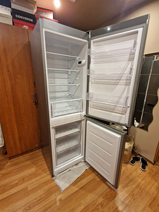 Холодильник Indesit (2 фото из 5)