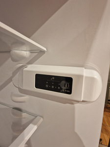 Холодильник Indesit (4 фото из 5)
