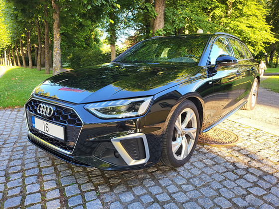 Audi A4 S line 2.0 TFSI 2023