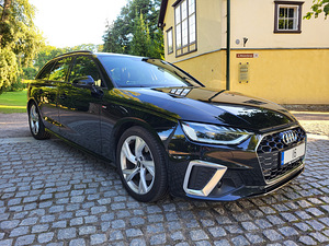 Audi A4 S line 2.0 TFSI 2023 (2 фото из 15)