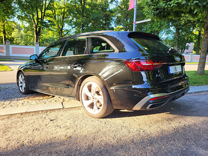 Audi A4 S line 2.0 TFSI 2023 (4 фото из 15)