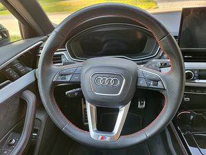 Audi A4 S line 2.0 TFSI 2023 (8 фото из 15)