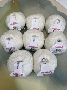 Пряжа из мериносовой шерсти - 8 клубков. Всего 400 g (1 фото из 1)