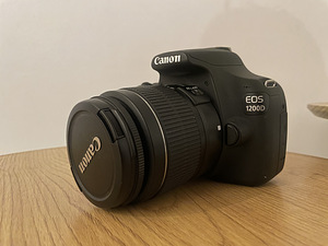 Canon 1200D (1 фото из 4)