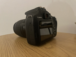 Canon 1200D (2 фото из 4)