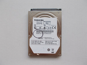 Toshiba 320GB 2,5" HDD (1 foto / 3)