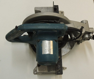 Торцовочная пила Makita LS1040F (3 фото из 4)