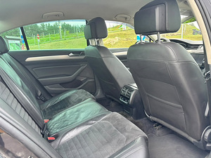 Volkswagen Passat (4 фото из 6)