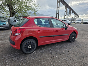 Peugeot 207 Facelift 1.4 70kW (3 фото из 6)