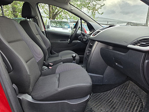 Peugeot 207 Facelift 1.4 70kW (5 фото из 6)